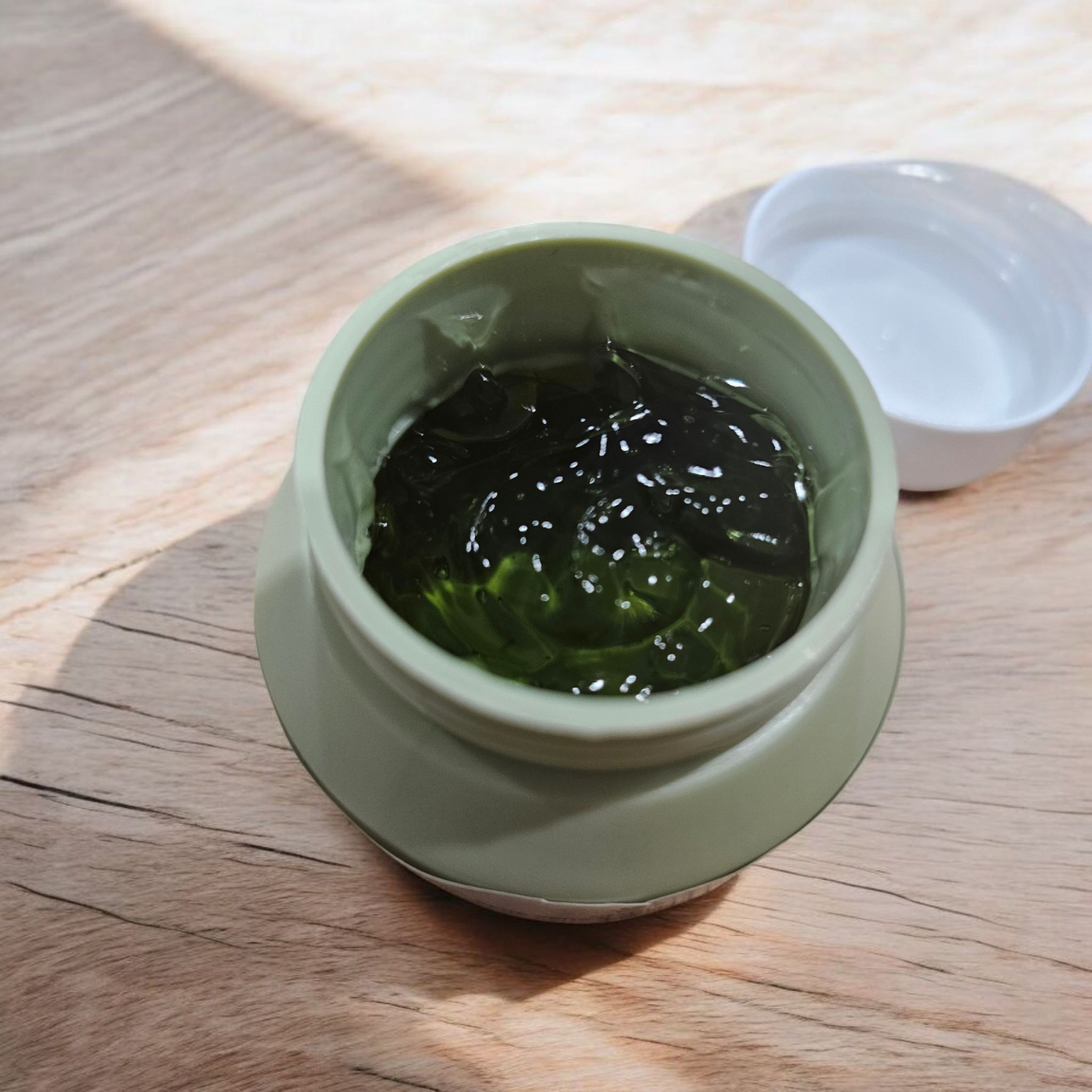 Acne facial gel with hydrating aloe vera and seaweed for soothing, firming, and revitalizing sensitive and mature skin